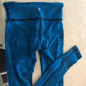 Teal and black lululemon leggings size 4